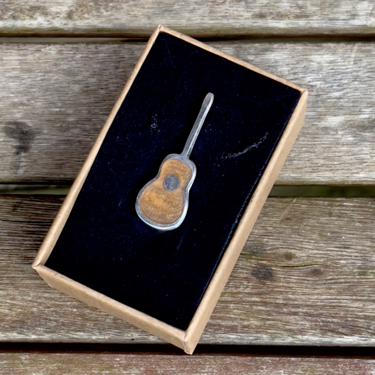 Acoustic guitar pin - Image 3